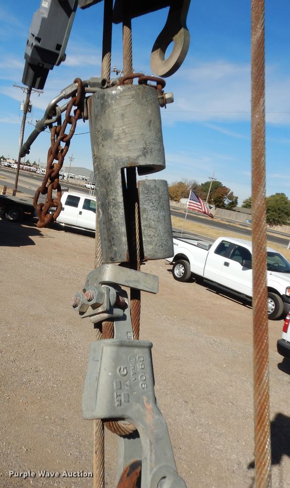 image for item DJ7484 2014 Peterbilt 365  crane truck