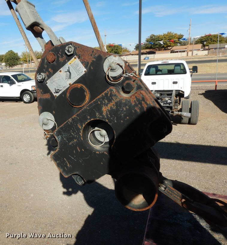 image for item DJ7484 2014 Peterbilt 365  crane truck