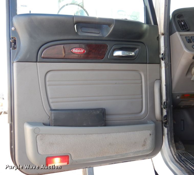 image for item DJ7484 2014 Peterbilt 365  crane truck