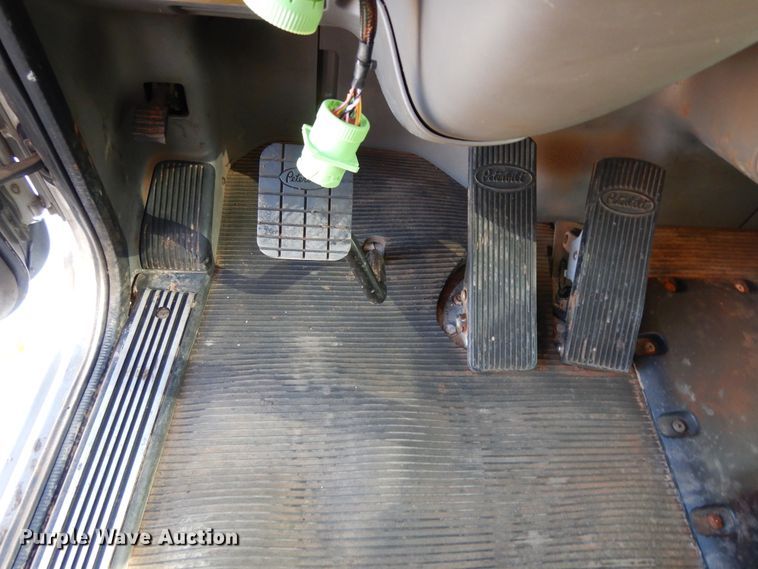 image for item DJ7484 2014 Peterbilt 365  crane truck