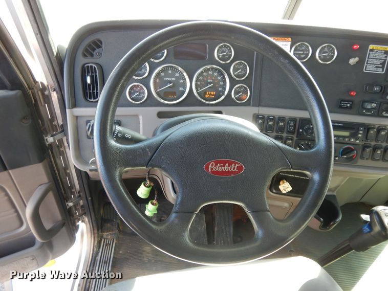 image for item DJ7484 2014 Peterbilt 365  crane truck