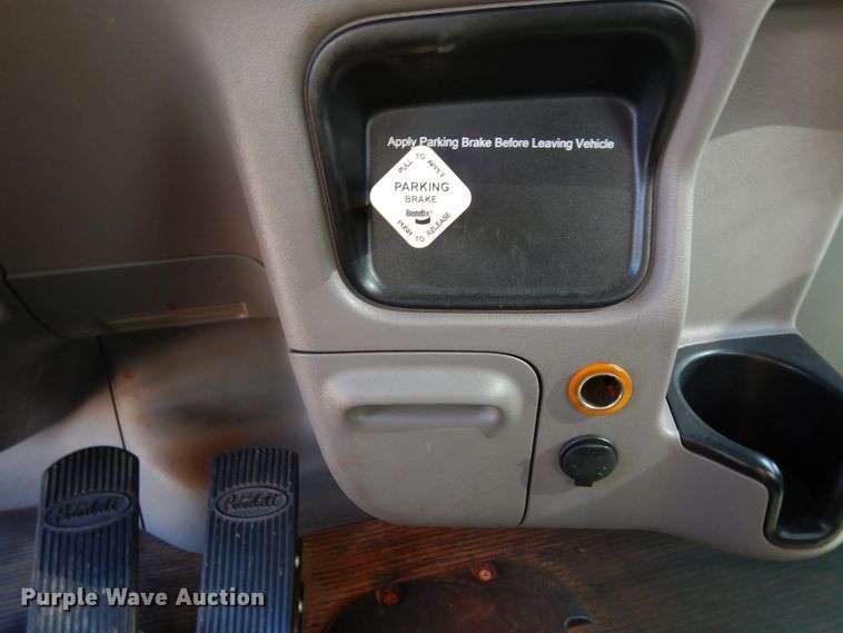 image for item DJ7484 2014 Peterbilt 365  crane truck