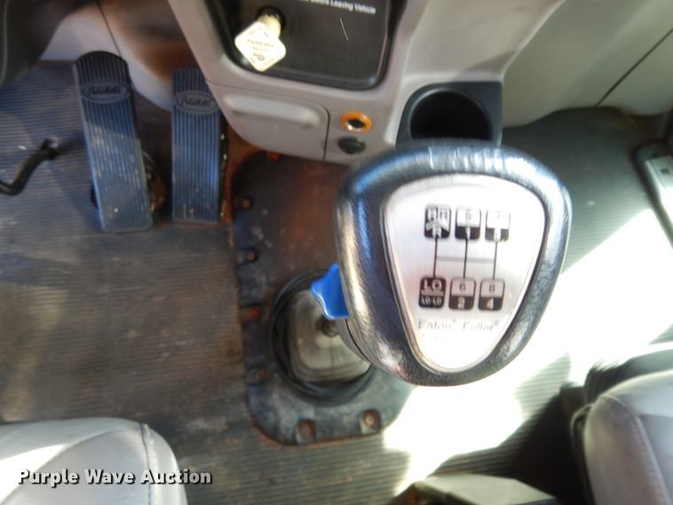 image for item DJ7484 2014 Peterbilt 365  crane truck