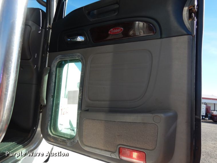 image for item DJ7484 2014 Peterbilt 365  crane truck