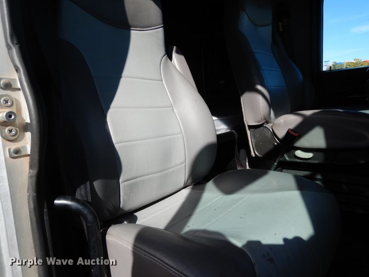 image for item DJ7484 2014 Peterbilt 365  crane truck