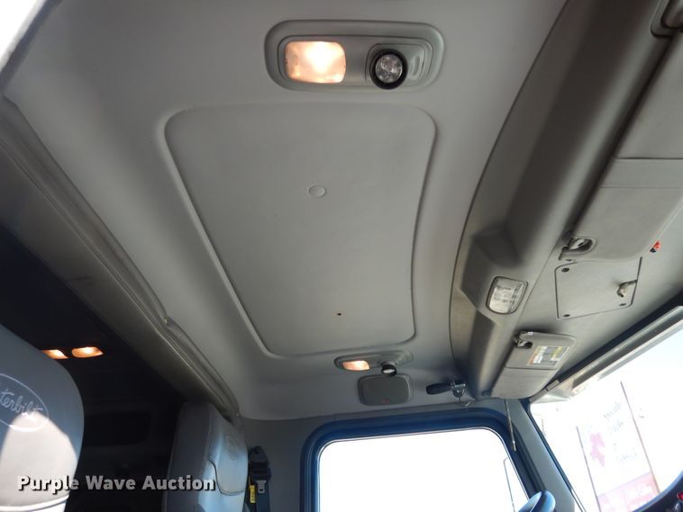 image for item DJ7484 2014 Peterbilt 365  crane truck