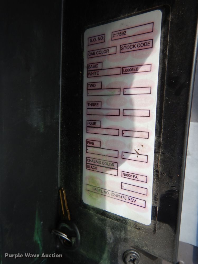 image for item DJ7484 2014 Peterbilt 365  crane truck