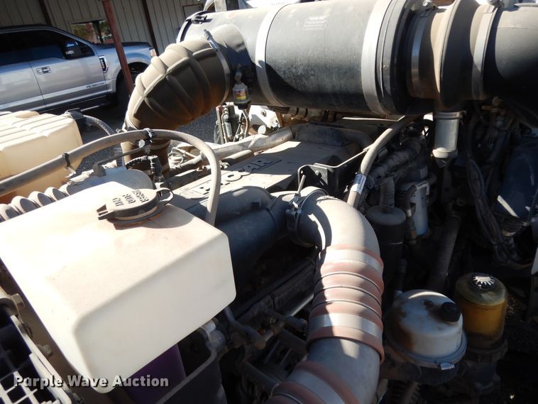 image for item DJ7484 2014 Peterbilt 365  crane truck