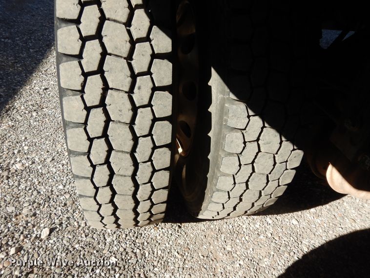 image for item DJ7484 2014 Peterbilt 365  crane truck