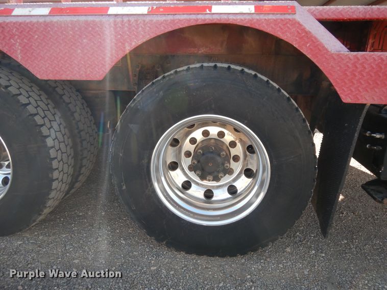 image for item DJ7484 2014 Peterbilt 365  crane truck