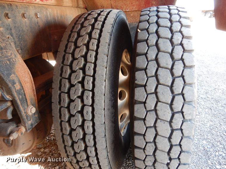 image for item DJ7484 2014 Peterbilt 365  crane truck