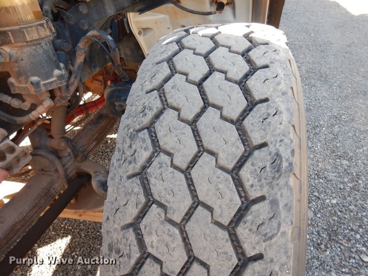 image for item DJ7484 2014 Peterbilt 365  crane truck