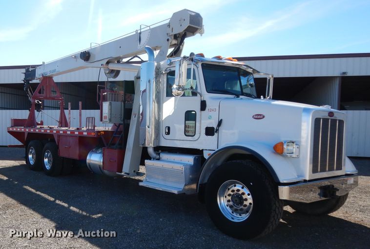image for item DJ7485 2014 Peterbilt 365  crane truck