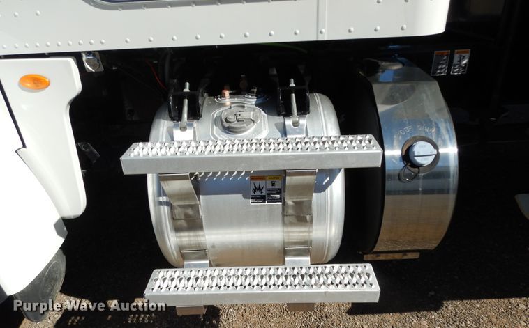 image for item DJ7485 2014 Peterbilt 365  crane truck