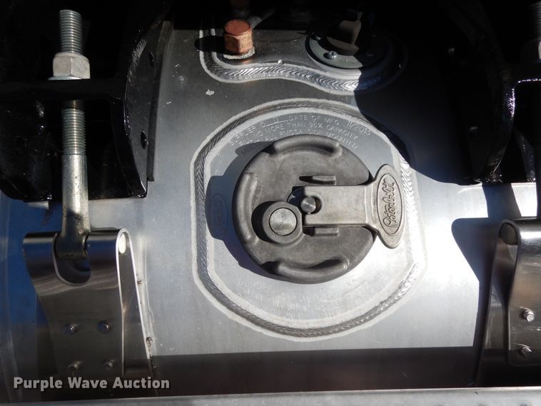 image for item DJ7485 2014 Peterbilt 365  crane truck