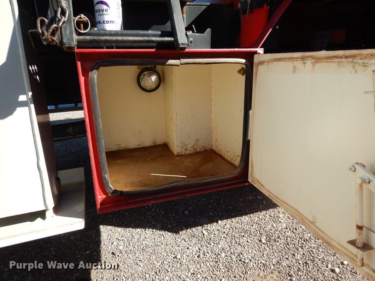 image for item DJ7485 2014 Peterbilt 365  crane truck