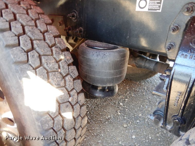 image for item DJ7485 2014 Peterbilt 365  crane truck