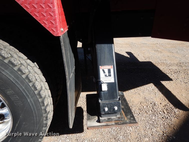 image for item DJ7485 2014 Peterbilt 365  crane truck