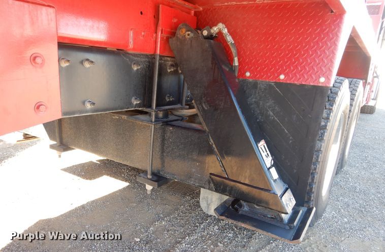 image for item DJ7485 2014 Peterbilt 365  crane truck