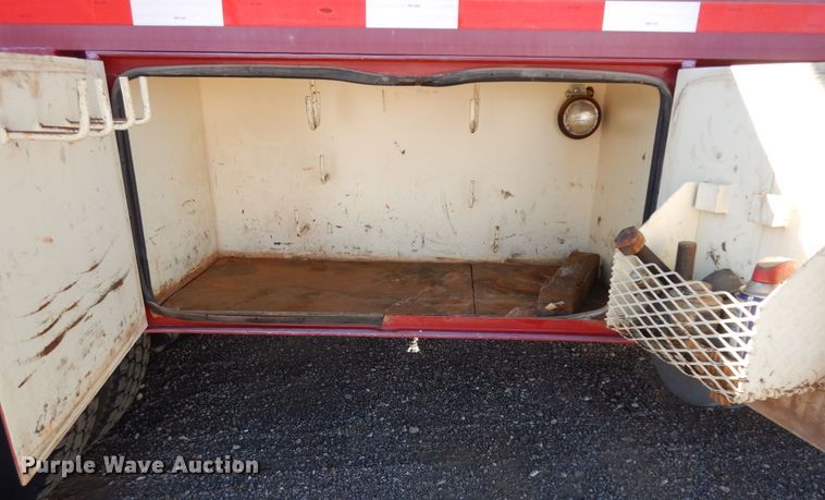 image for item DJ7485 2014 Peterbilt 365  crane truck