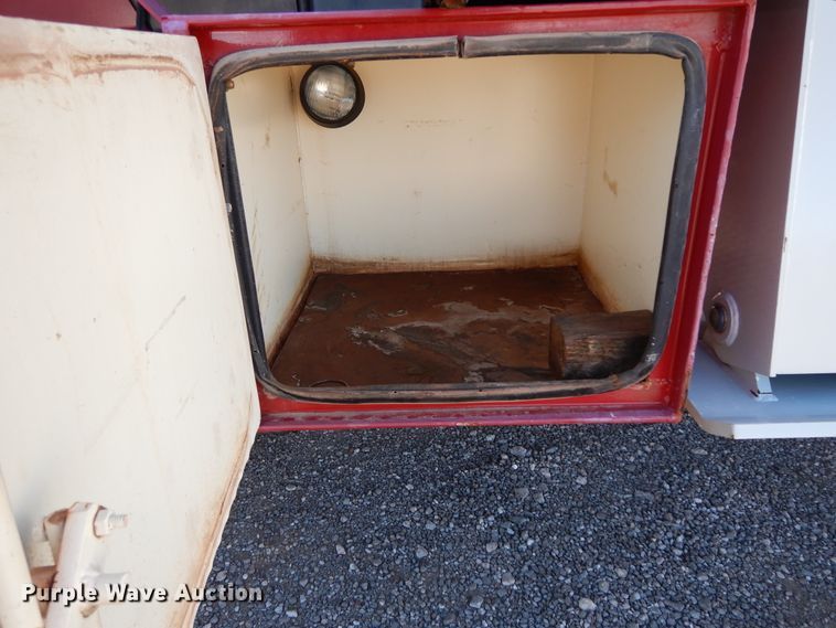 image for item DJ7485 2014 Peterbilt 365  crane truck