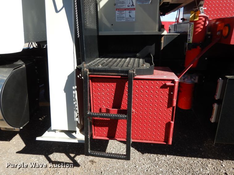 image for item DJ7485 2014 Peterbilt 365  crane truck