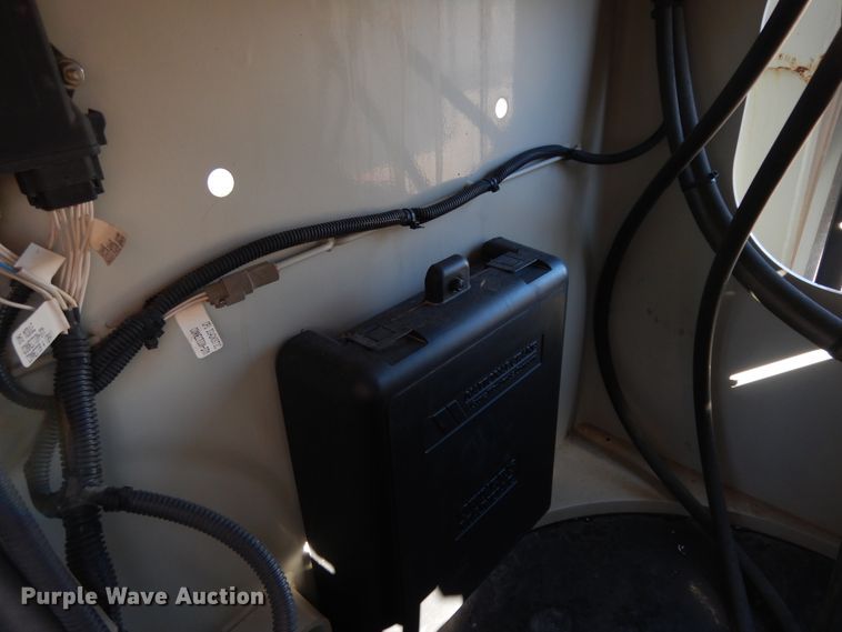 image for item DJ7485 2014 Peterbilt 365  crane truck