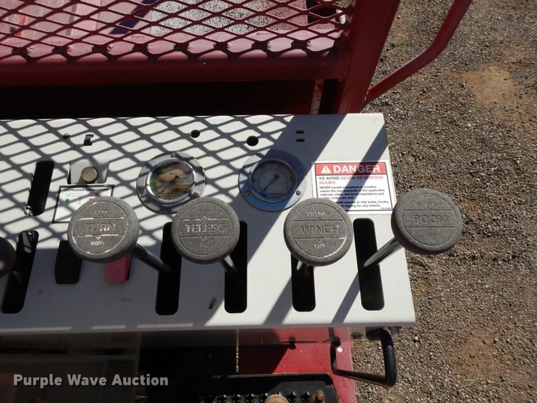 image for item DJ7485 2014 Peterbilt 365  crane truck