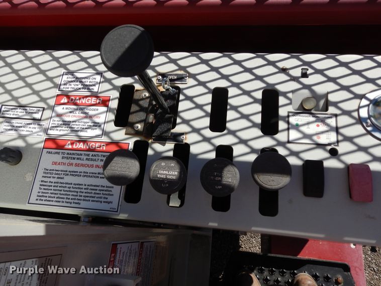 image for item DJ7485 2014 Peterbilt 365  crane truck