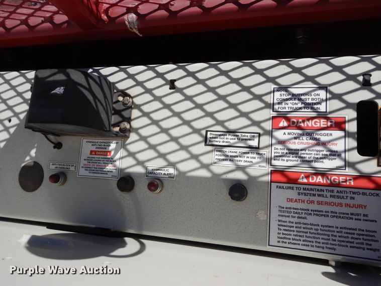 image for item DJ7485 2014 Peterbilt 365  crane truck