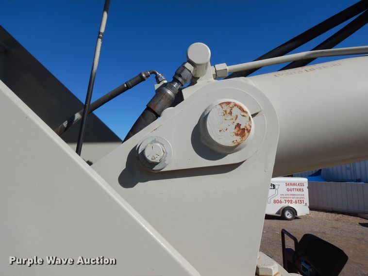 image for item DJ7485 2014 Peterbilt 365  crane truck