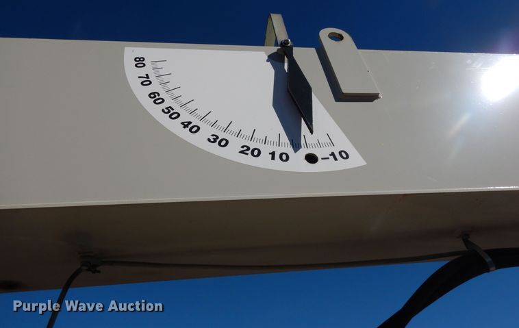 image for item DJ7485 2014 Peterbilt 365  crane truck