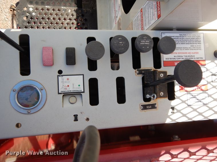 image for item DJ7485 2014 Peterbilt 365  crane truck