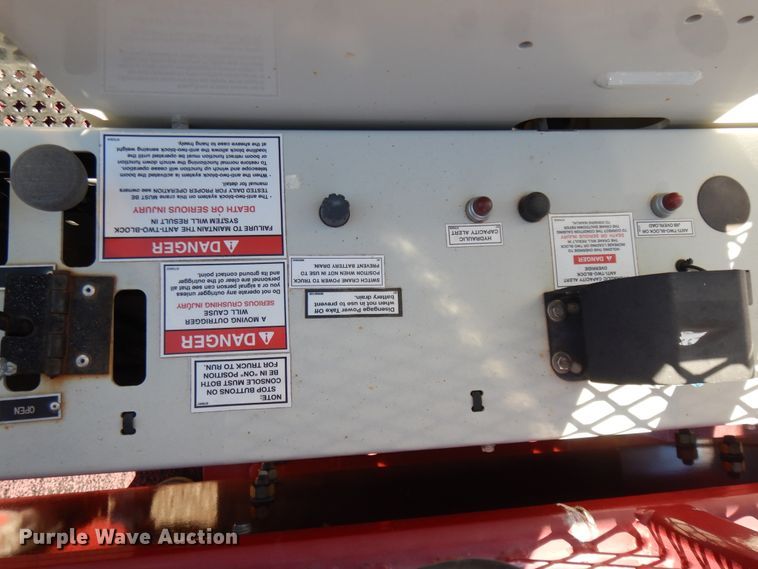 image for item DJ7485 2014 Peterbilt 365  crane truck