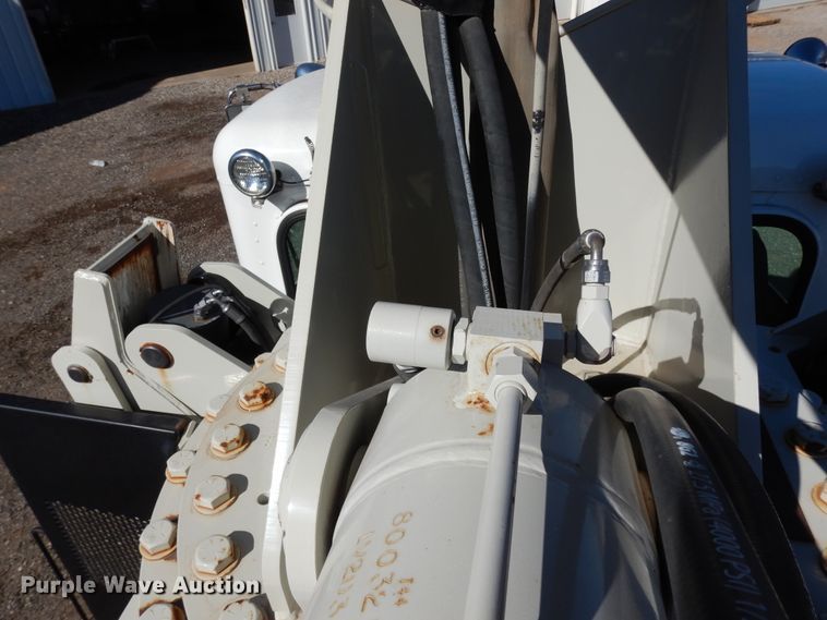 image for item DJ7485 2014 Peterbilt 365  crane truck