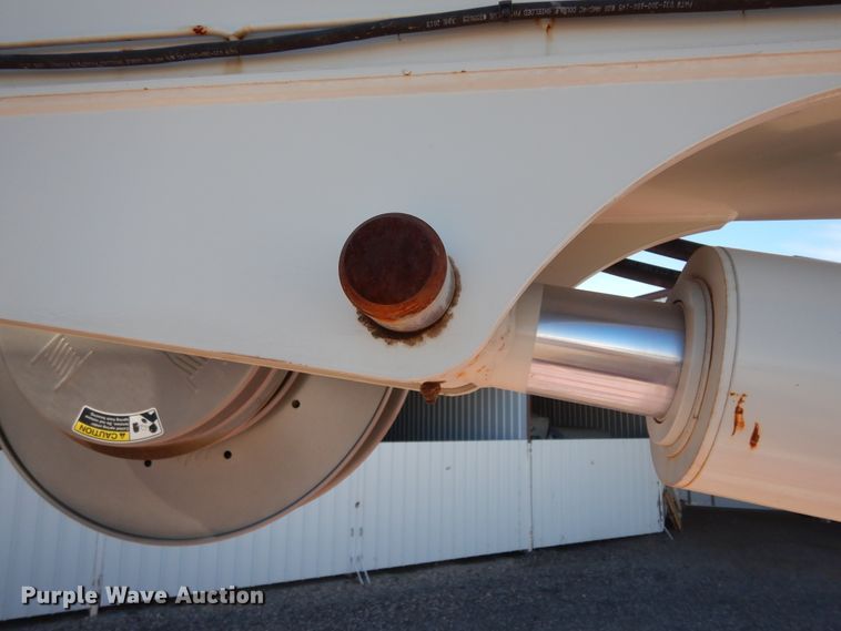 image for item DJ7485 2014 Peterbilt 365  crane truck