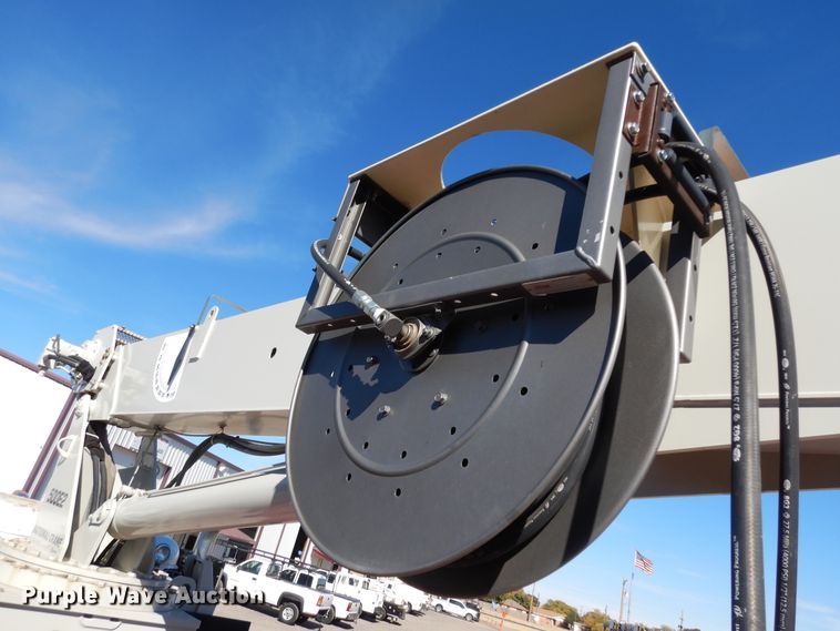 image for item DJ7485 2014 Peterbilt 365  crane truck