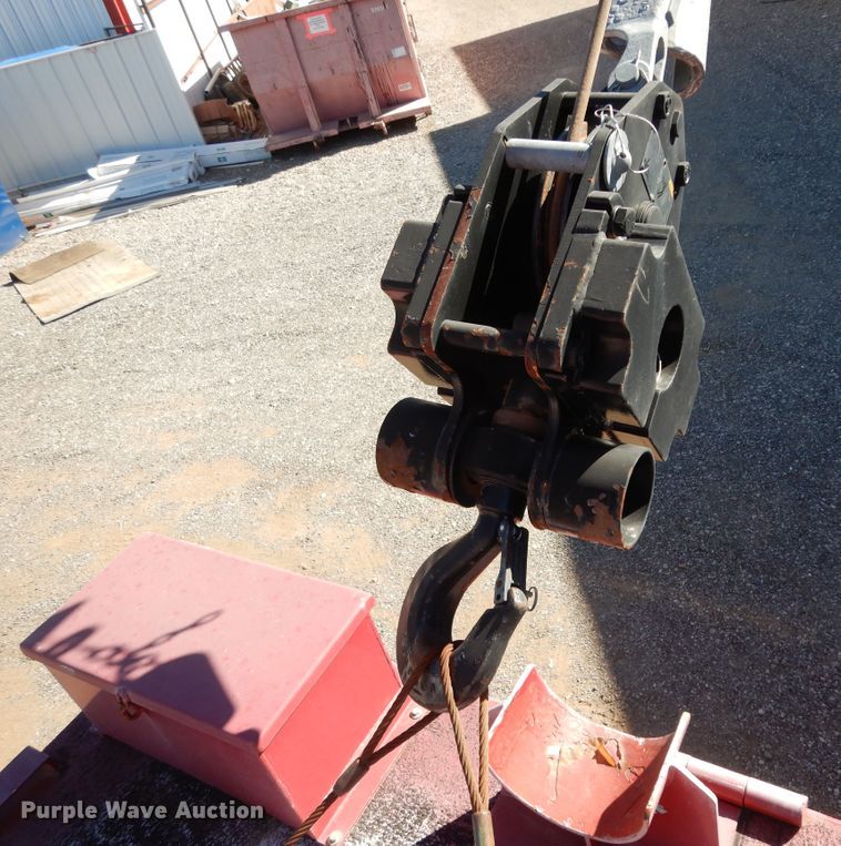 image for item DJ7485 2014 Peterbilt 365  crane truck