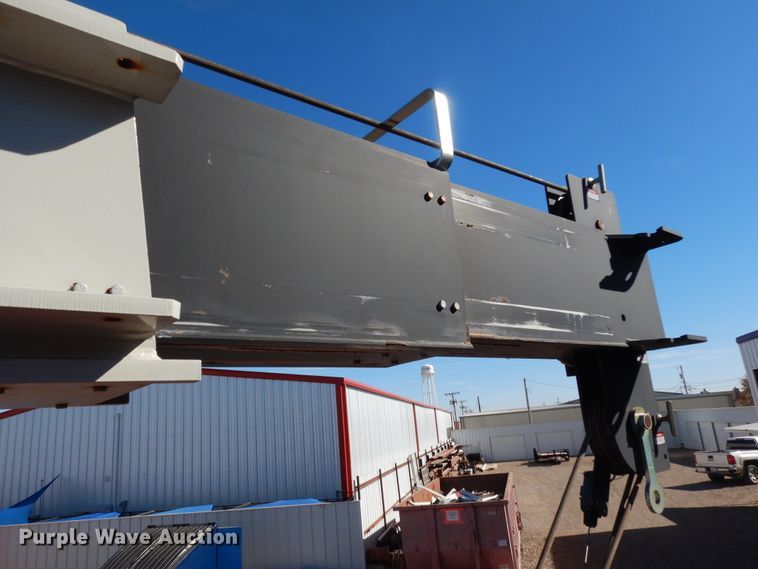 image for item DJ7485 2014 Peterbilt 365  crane truck