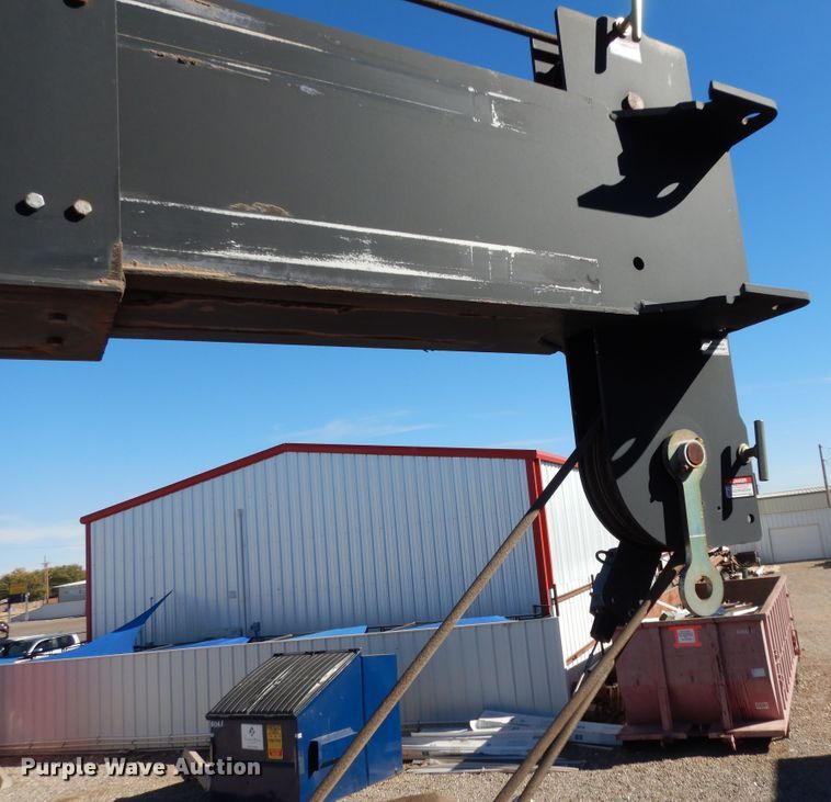 image for item DJ7485 2014 Peterbilt 365  crane truck