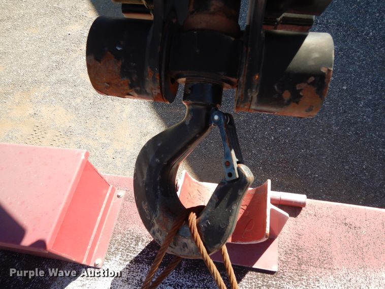 image for item DJ7485 2014 Peterbilt 365  crane truck