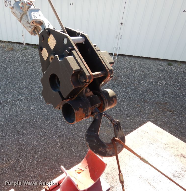 image for item DJ7485 2014 Peterbilt 365  crane truck