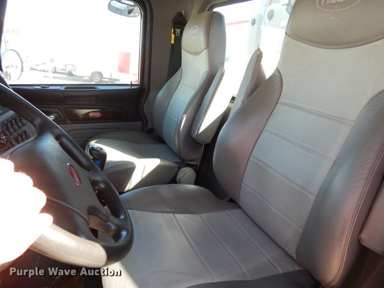 image for item DJ7485 2014 Peterbilt 365  crane truck