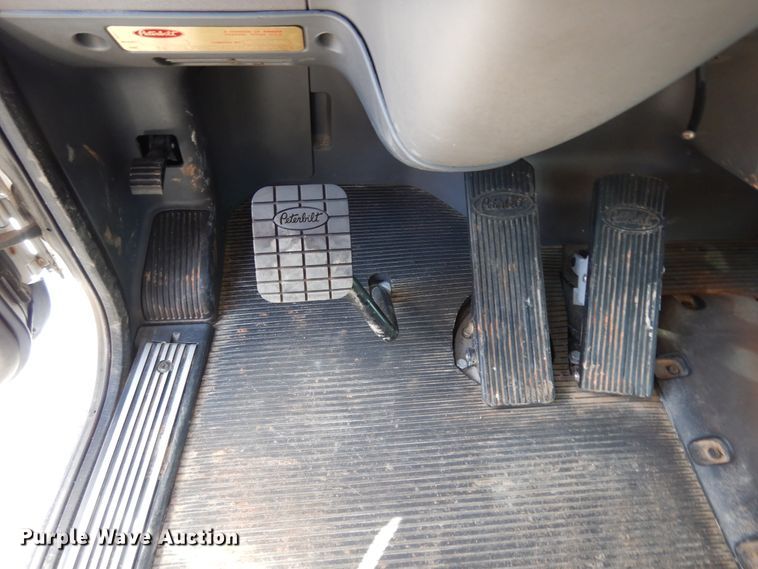 image for item DJ7485 2014 Peterbilt 365  crane truck