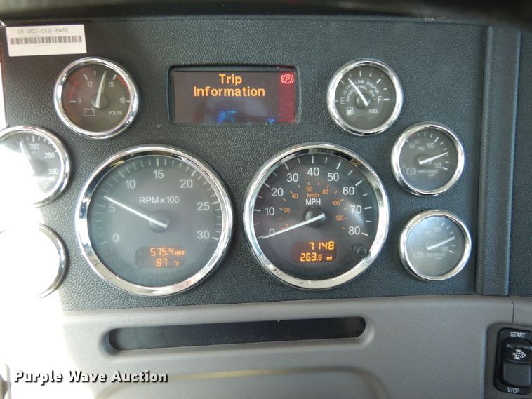 image for item DJ7485 2014 Peterbilt 365  crane truck