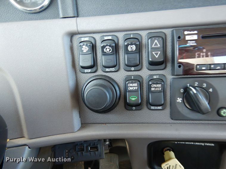 image for item DJ7485 2014 Peterbilt 365  crane truck