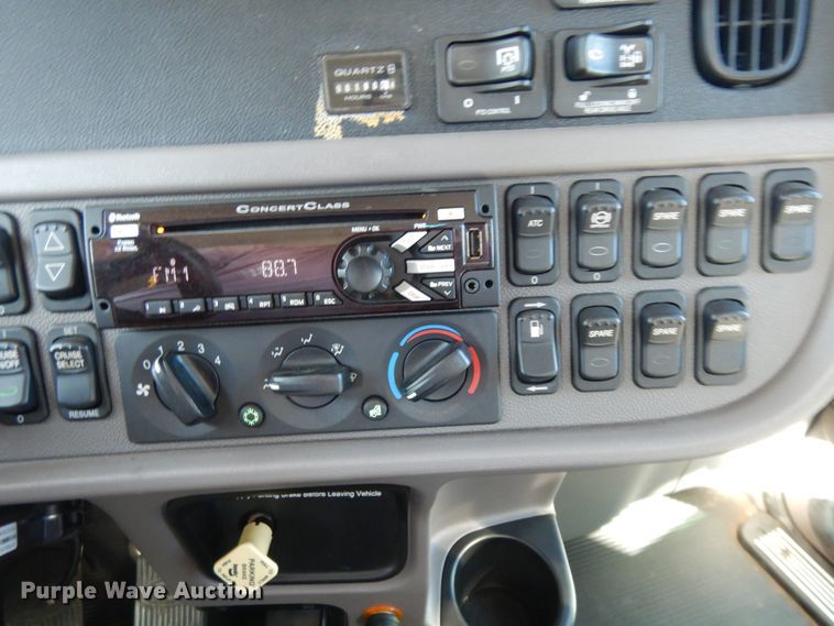 image for item DJ7485 2014 Peterbilt 365  crane truck