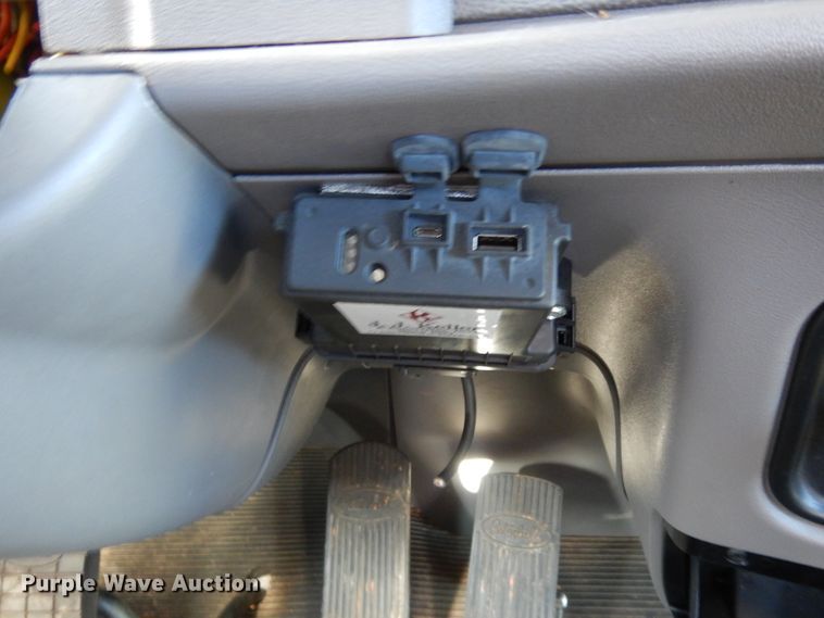 image for item DJ7485 2014 Peterbilt 365  crane truck