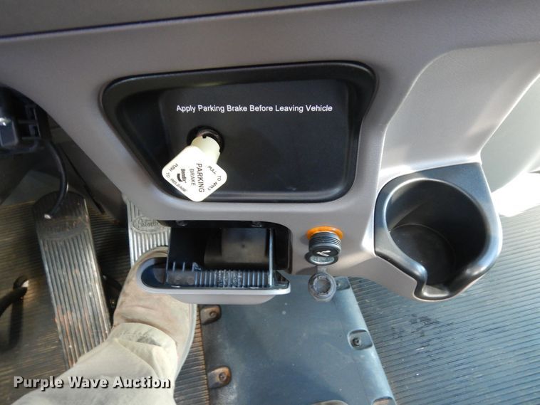 image for item DJ7485 2014 Peterbilt 365  crane truck