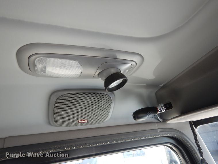 image for item DJ7485 2014 Peterbilt 365  crane truck